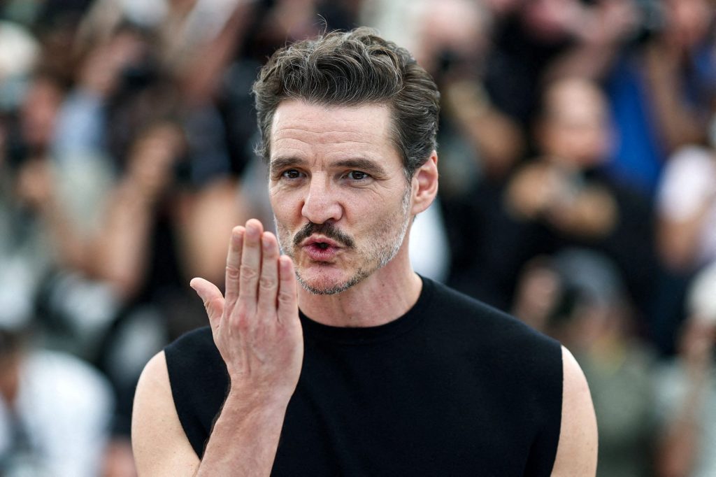 Pedro Pascal critica clima de ‘medo’ por políticas de imigração de Trump: ‘Não deixe que eles vençam’