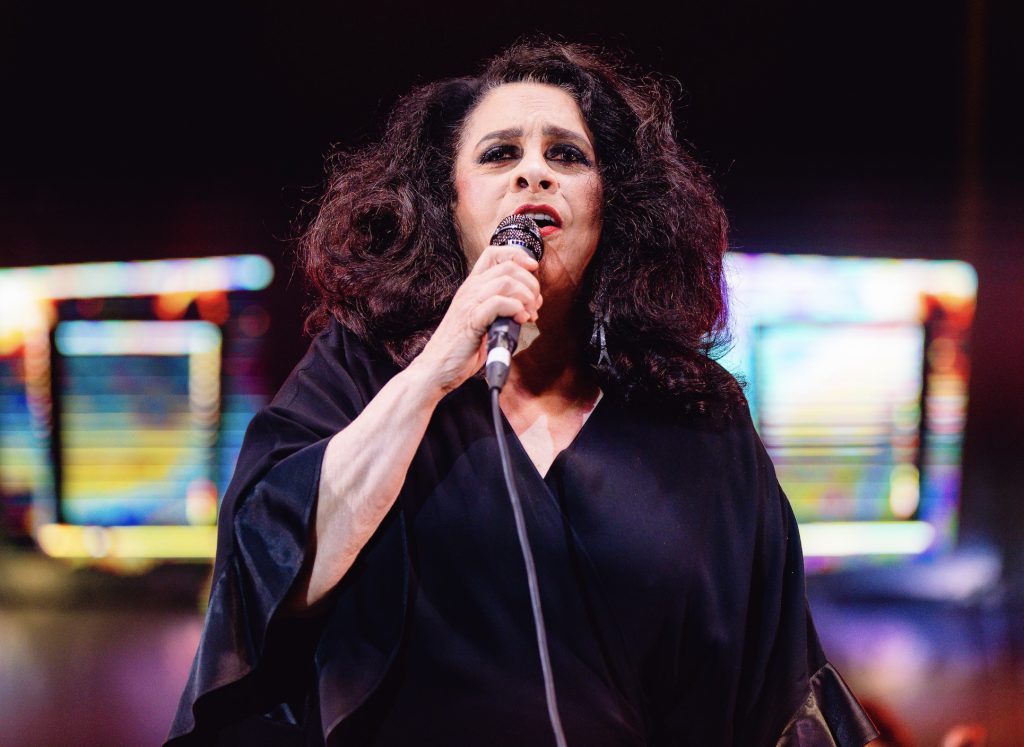 Álbum ao vivo póstumo de Gal Costa chega em outubro, mas as edições em CD e LP saem depois, em data incerta