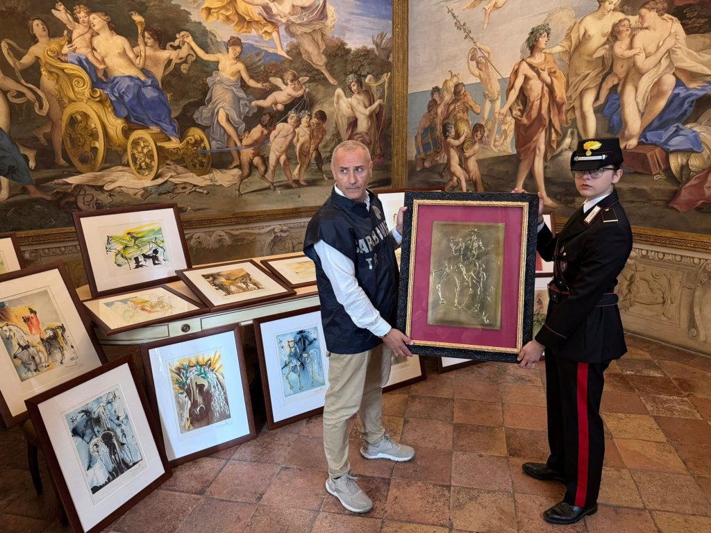Polícia italiana invade exposição de Dalí e diz que obras expostas são falsas