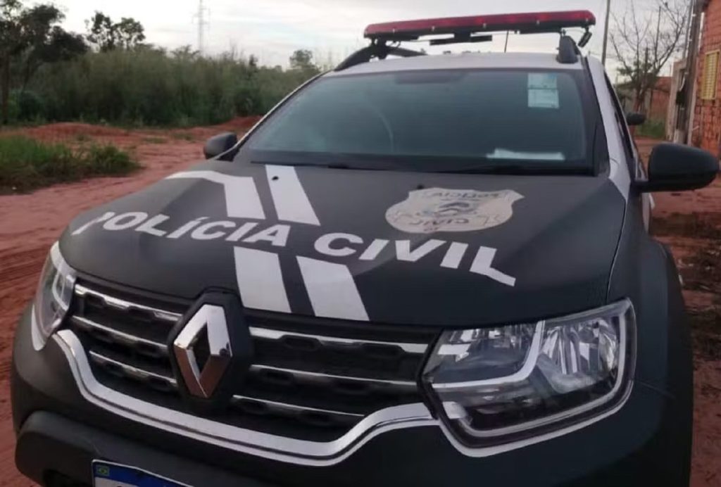 Polícia investiga trio por suspeita de gravar mulher pela janela e divulgar vídeo íntimo na internet